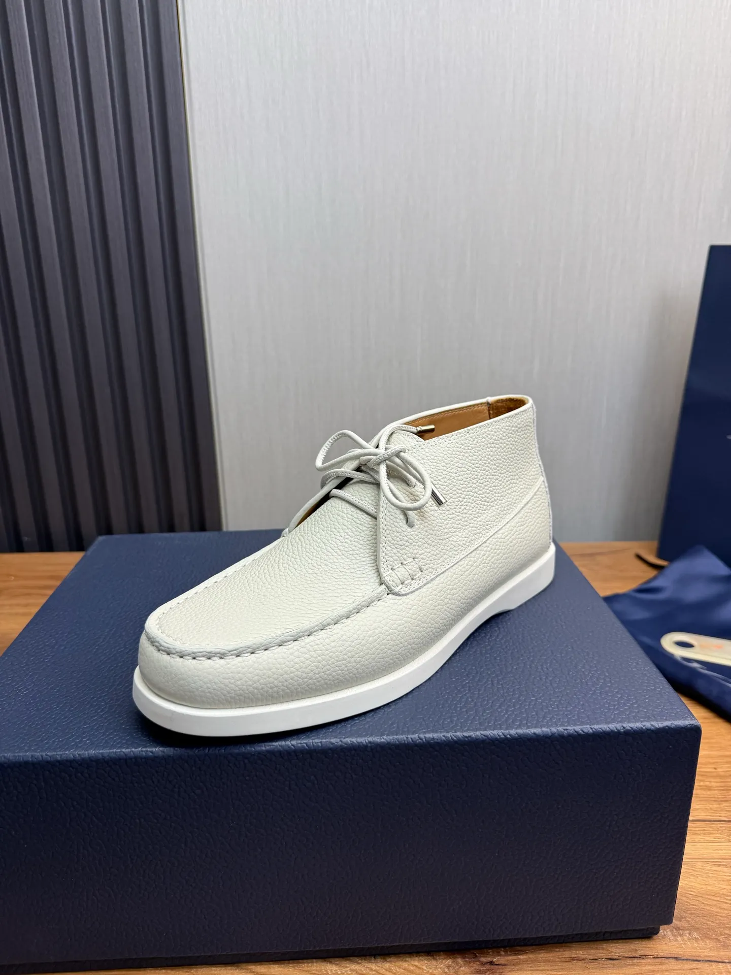 Factory price 620💰 [Dior] Men’s official website na hot sale🔥Imported cowhide + cowhide lining. Original rubber wear-resistant outsole. High quality shipment ⬆️Code number 38-44, (45 customized)